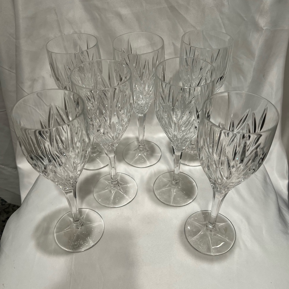 Gorham Crystal Clear Star Blossom Wine Glasses Set of 7 - Picture 3 of 9